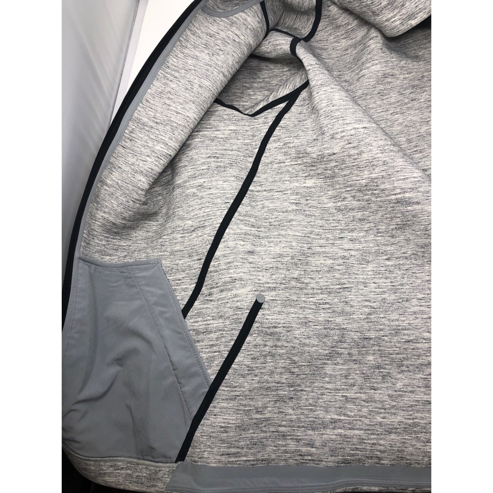 *SOLD* LULULEMON STRATUM Hoodie Jacket Size L - Picture 4 of 8